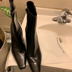 Enzo Angiolini women black 2”heel ankle boots